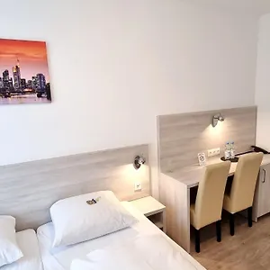 Отель Adler Frankfurt